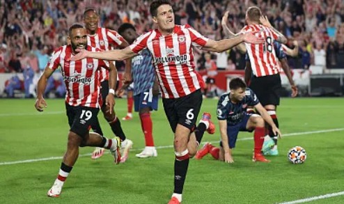  布伦特福德爆冷门，主场击退传统劲旅