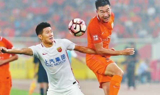  曼联锋线全面开花, 主场四球横扫埃弗顿