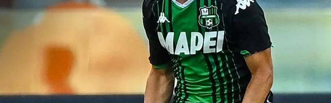  曼联C罗替补登场攻入制胜头球  