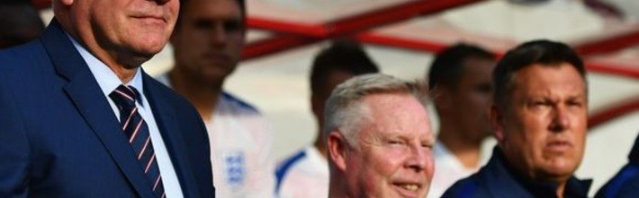  波尔多功勋教练下课引发动荡  