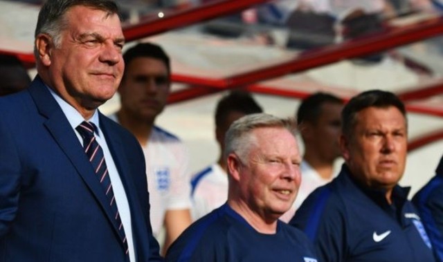  波尔多功勋教练下课引发动荡  