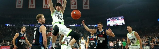  艾顿20篮板统治攻防，开拓者不敌太阳  