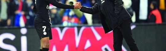  巴黎圣日耳曼客场逆转击败里昂，积分榜领跑优势扩大  