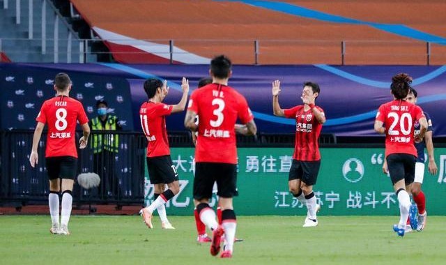  科雷兹联黑马本色依旧，顽强逼平传统强队