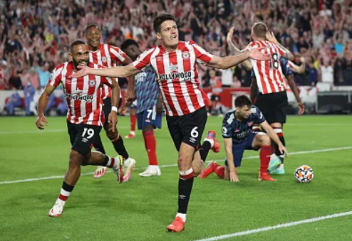  布伦特福德爆冷门，主场击退传统劲旅