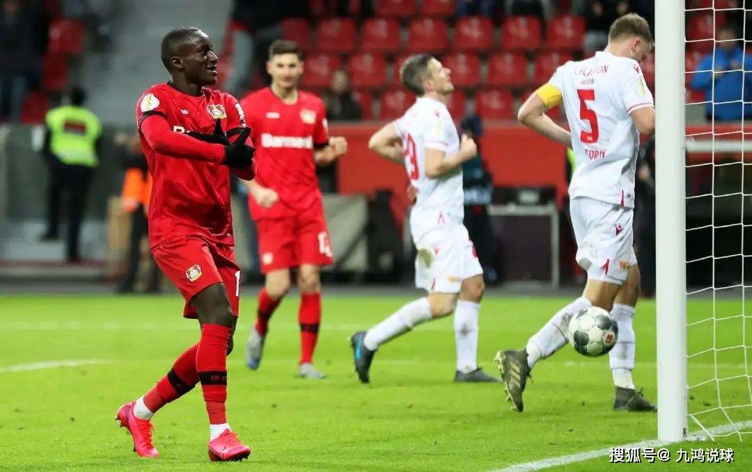  勒沃库森攻击群全面开花，横扫弗赖堡延续不败金身  